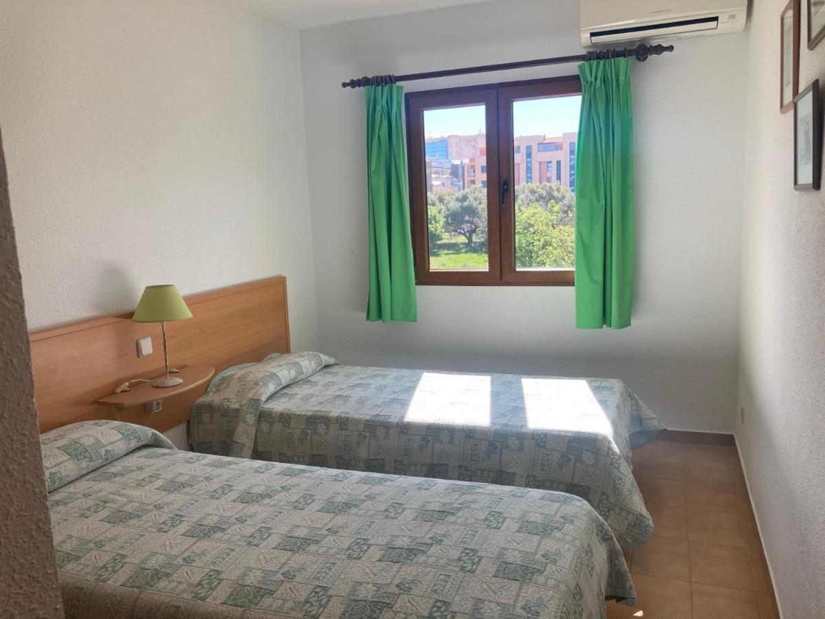 Chalet adosado en urbanización con precioso jardín Dénia Exterior foto